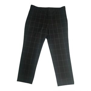 H&M Tapered Cropped by H&M
in black with a white checkered Slim Petite Sz 30